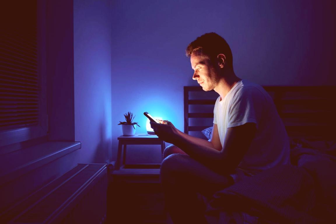 Teilnehmer eines Yulonarest SEO-Webinars beim aktiven Mitschreiben